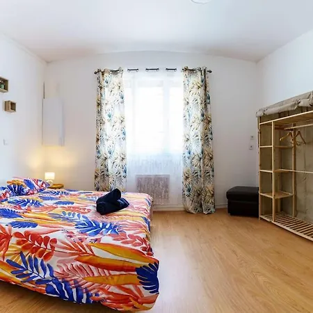 F2tout Confort Wifi Proche Musee Apartment *